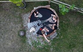 Airstream, Vintage American Caravan & Hottub